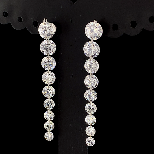 Graduated Diamond Earrings with lab-grown diamonds set in white, yellow, or rose gold. A luxurious and elegant jewelry piece designed for brilliance and sophistication.