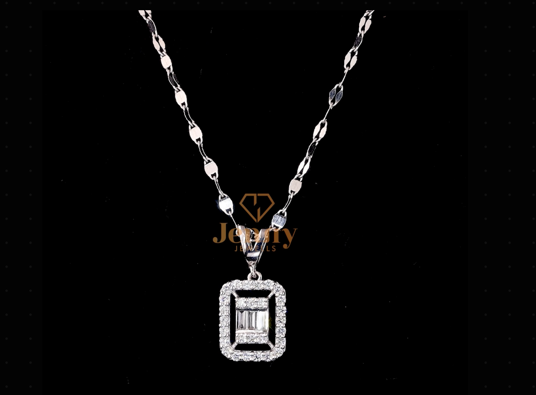 Gucci Cut gold chain with an elegant pendant, available in white, yellow, or rose gold. A luxurious and timeless accessory for any occasion."