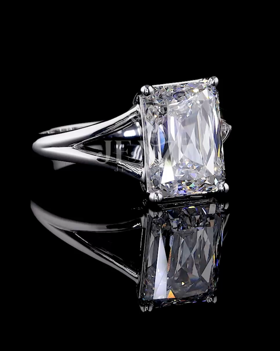 Kriss Solitaire Ring