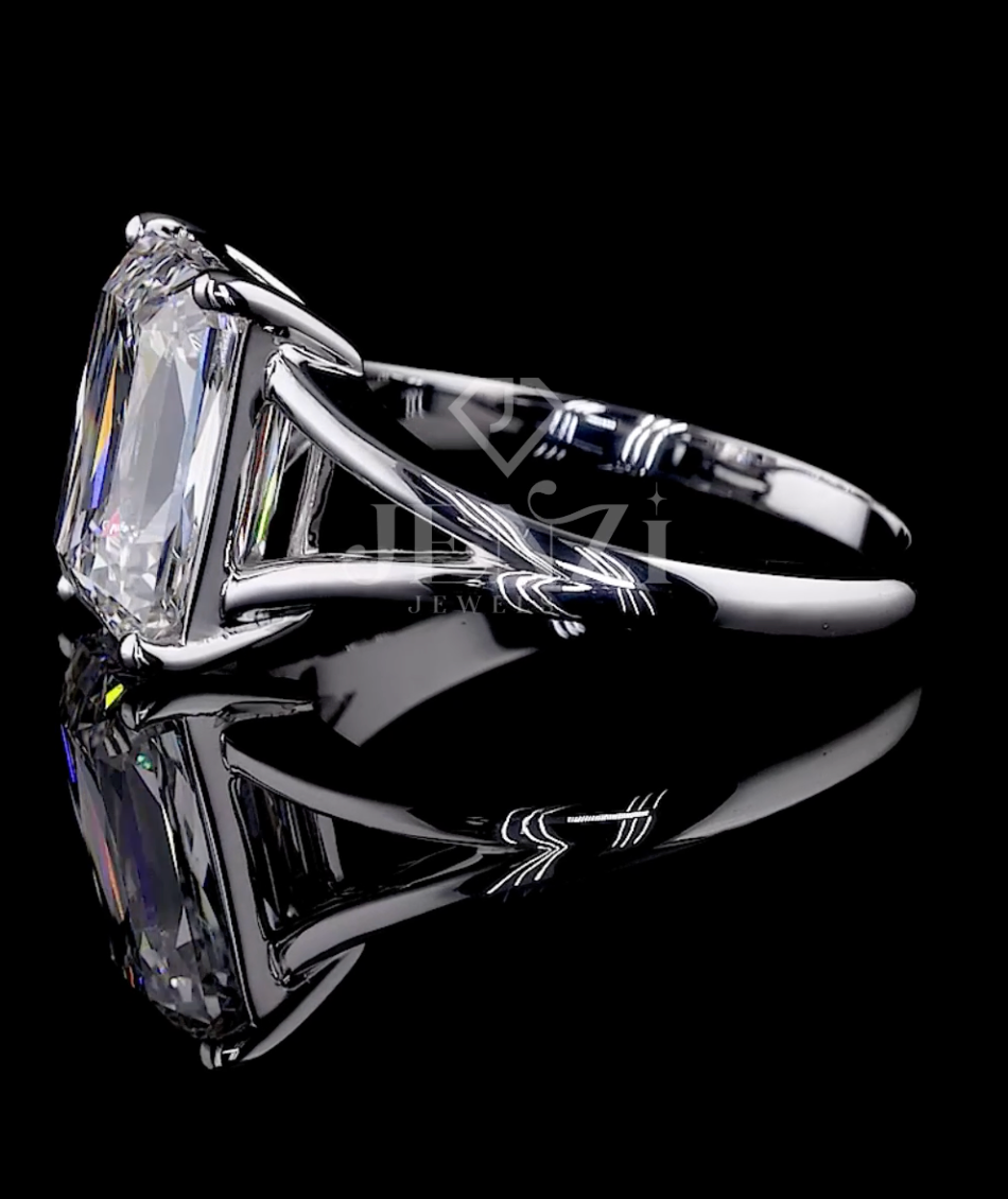 Kriss Solitaire Ring