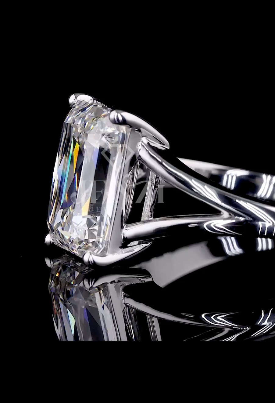 Kriss Solitaire Ring