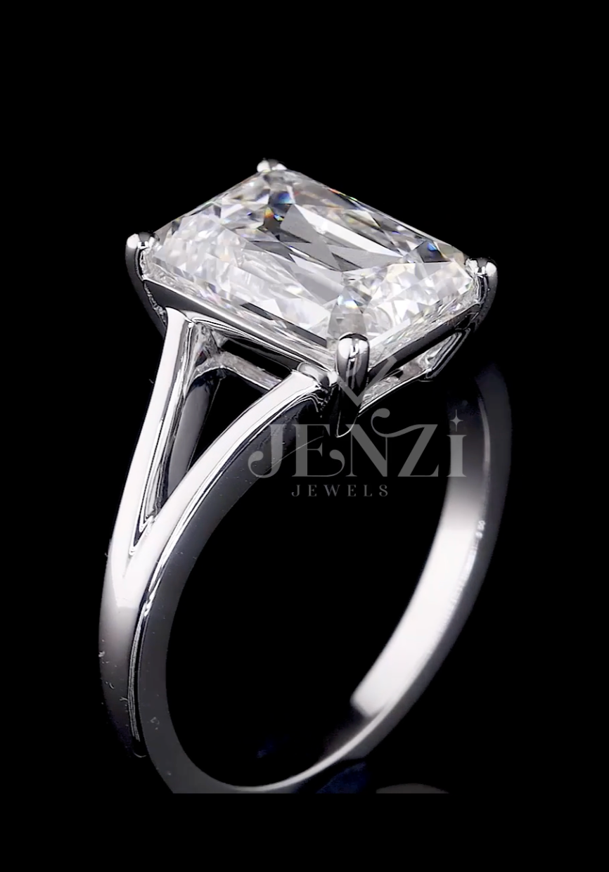 Kriss Solitaire Ring